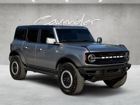 Used 2024 Ford Bronco Outer Banks w/ Sasquatch Package image 2