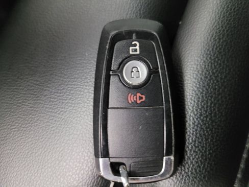 Used 2023 Ford Edge SEL image 32