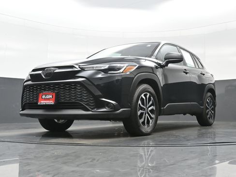 Used 2024 Toyota Corolla Cross S image 28