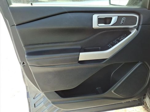 Used 2023 Ford Explorer XLT w/ Equipment Group 202A image 13