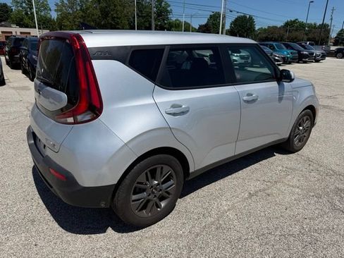 Certified 2021 Kia Soul S FWD image 3