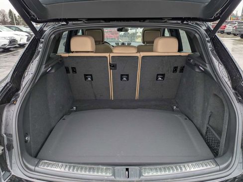 Used 2021 Porsche Macan image 30