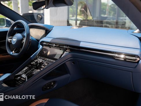 Used 2025 Aston Martin DB12 Coupe RWD image 5
