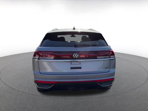 Used 2025 Volkswagen Atlas Cross Sport SE image 12