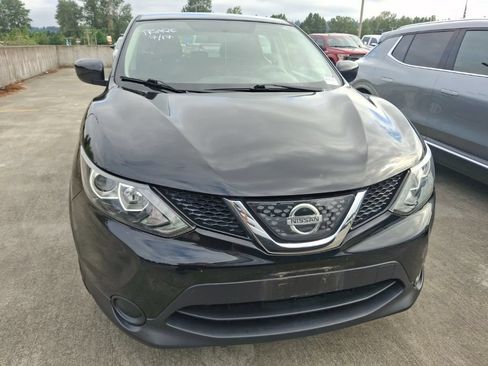 Used 2018 Nissan Rogue Sport S AWD/4WD image 3