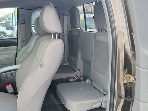 Used 2015 Toyota Tacoma 4x4 Access Cab V6 image 22