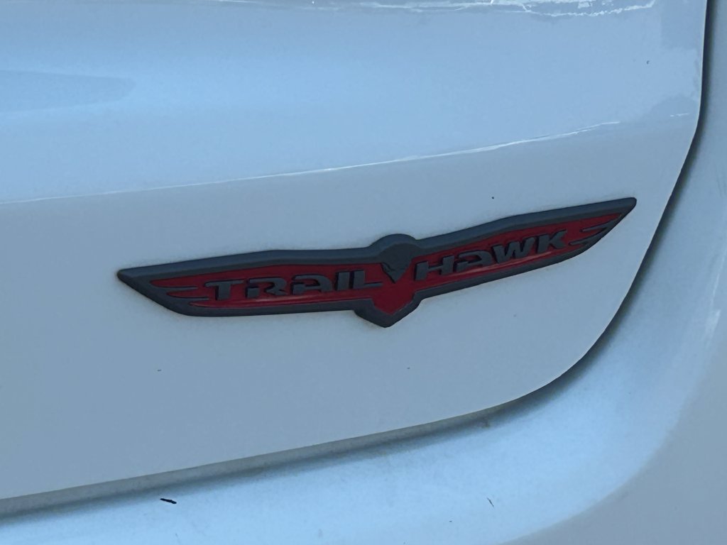 Used 2025 Jeep Compass Trailhawk AWD/4WD image 6