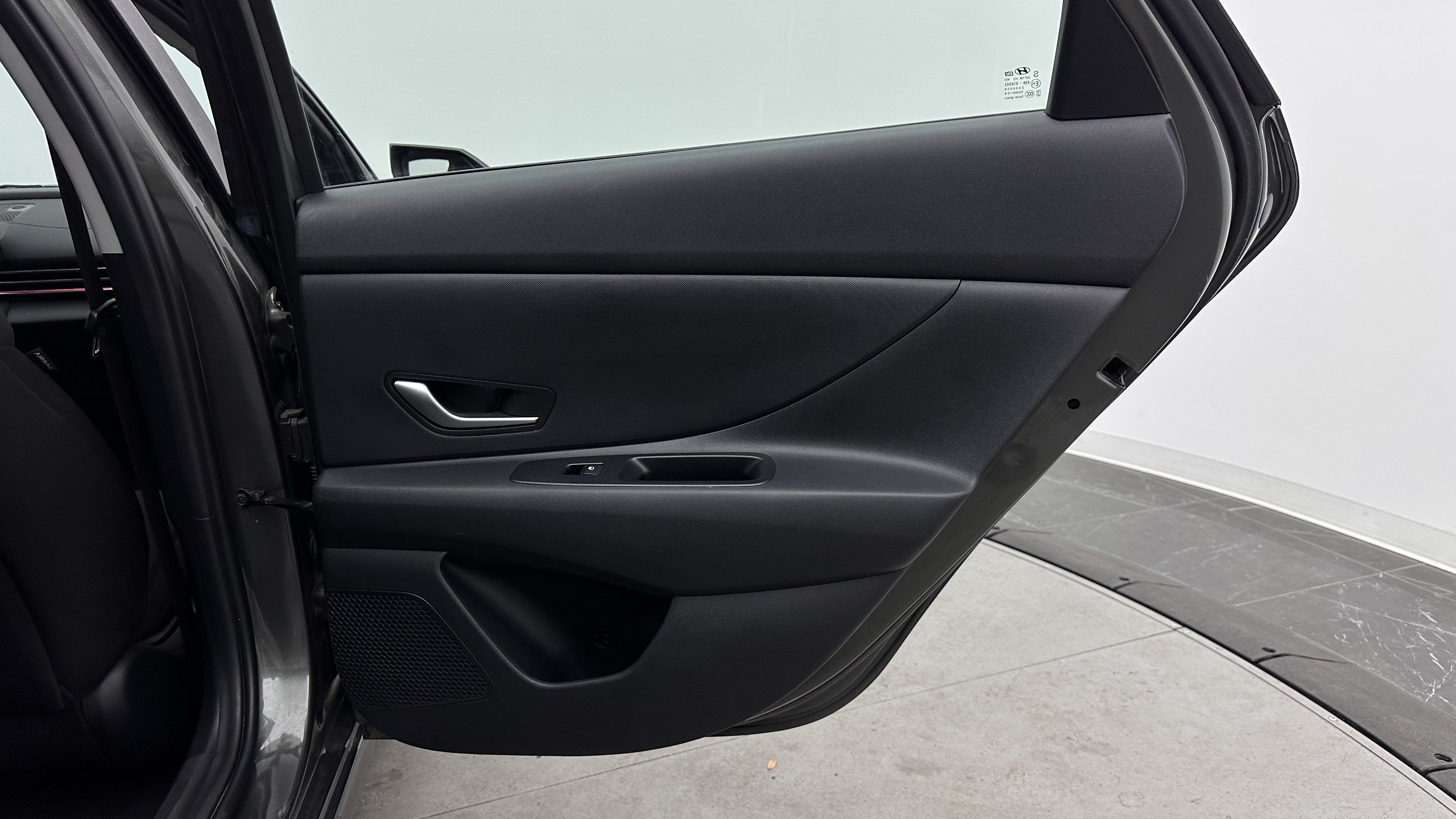 Used 2024 Hyundai Elantra SEL FWD image 30
