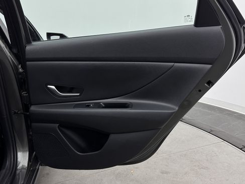 Used 2024 Hyundai Elantra SEL FWD image 30