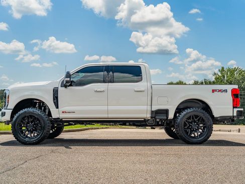 Used 2025 Ford F350 Platinum AWD/4WD image 4