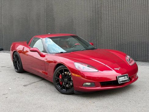 Used 2005 Chevrolet Corvette Coupe w/ Preferred Equipment Group RWD image 9