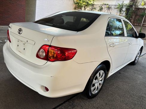 Used 2010 Toyota Corolla LE FWD image 5
