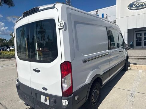 Used 2018 Ford Transit 250 148 Medium Roof RWD image 4