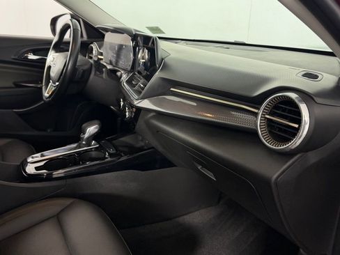 Used 2024 Chevrolet Trax ACTIV w/ Sunroof Package image 31