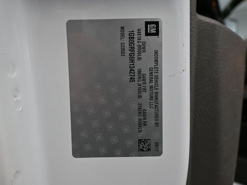 Used 2017 Chevrolet Express 3500 image 51