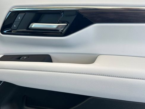 New 2026 Chevrolet Tahoe Premier w/ Sun And Tow Package AWD/4WD image 21