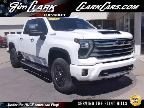 Used 2025 Chevrolet Silverado 2500 High Country w/ Technology Package AWD/4WD image 1