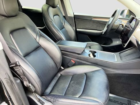 Used 2024 Tesla Model Y Long Range AWD/4WD image 29