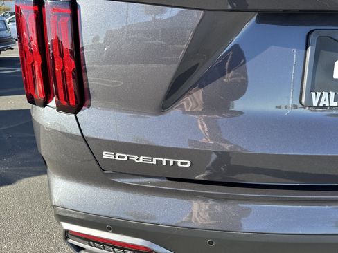 Certified 2023 Kia Sorento SX Prestige image 9