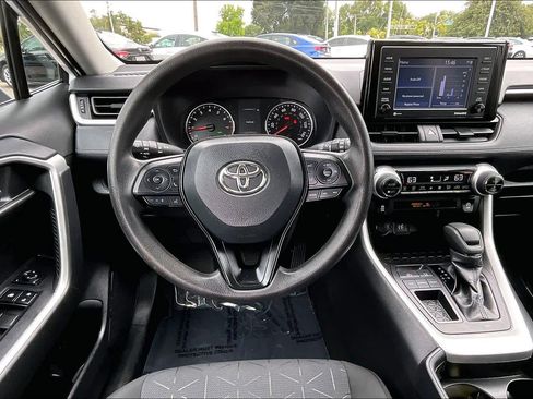 Used 2021 Toyota RAV4 XLE w/ Carpet Mat Package (TMS) FWD image 5