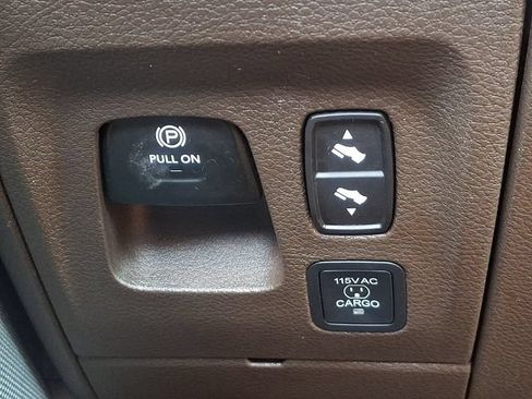 Used 2025 RAM 1500 Limited AWD/4WD image 24