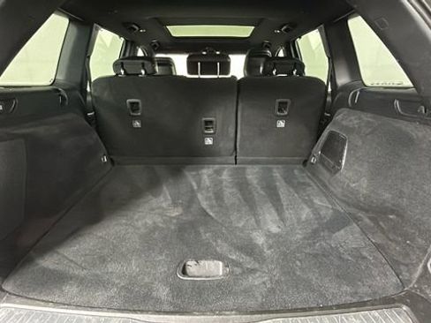 Used 2023 Jeep Grand Cherokee Overland w/ Luxury Tech Group IV AWD/4WD image 25