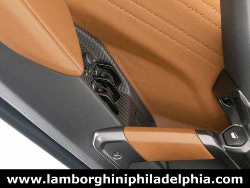 Used 2024 Lamborghini Revuelto AWD/4WD image 16