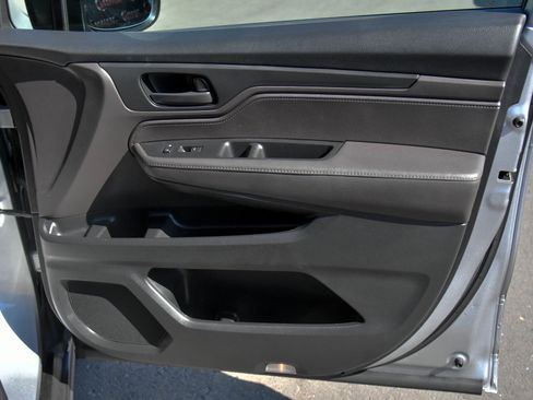 Used 2018 Honda Odyssey LX image 40