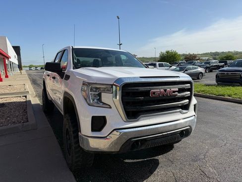 Used 2019 GMC Sierra 1500 4x4 Crew Cab w/ Convenience Package image 4