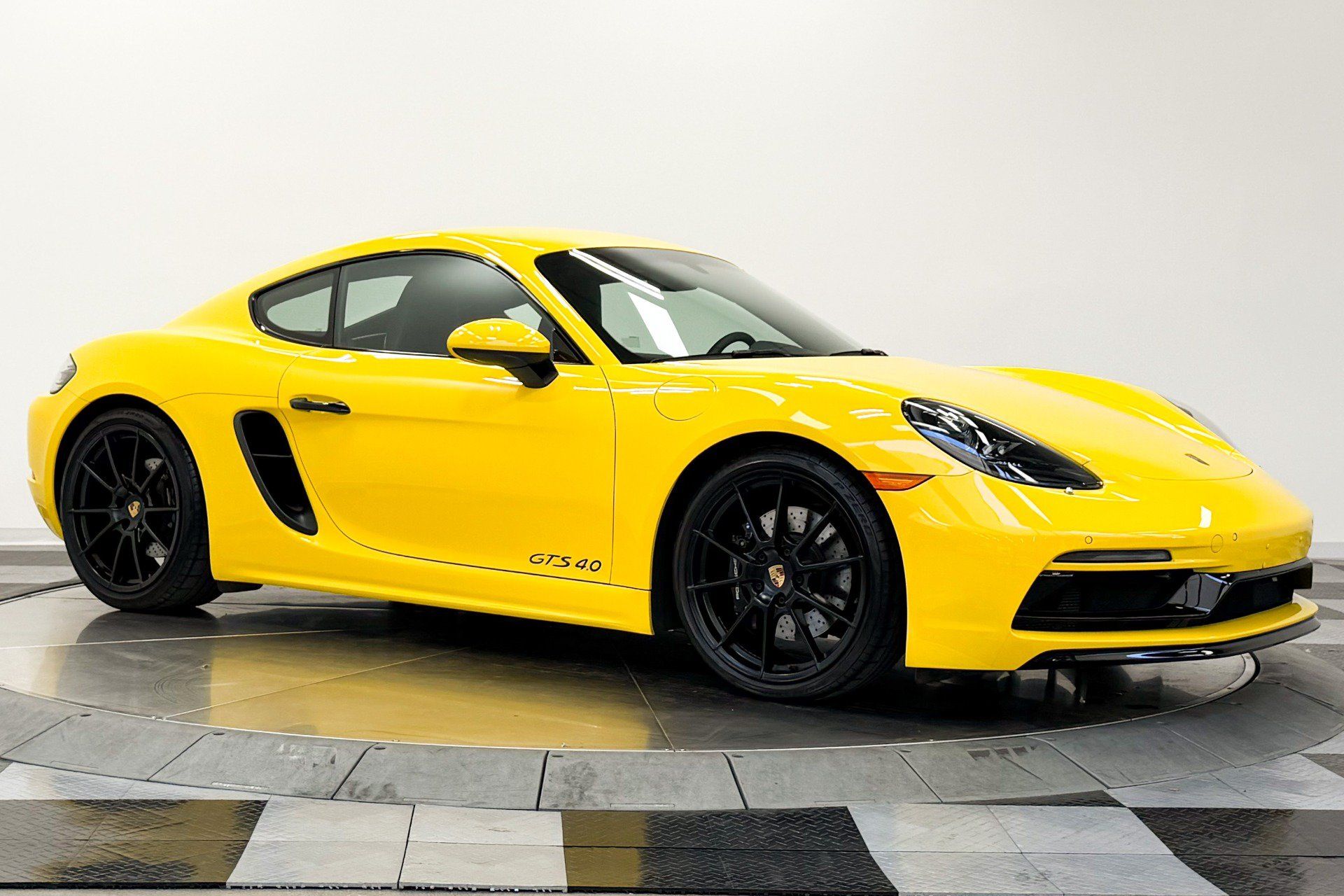 Used 2023 Porsche 718 Cayman GTS RWD image 3