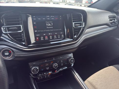 Used 2024 Dodge Durango SXT AWD/4WD image 21