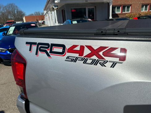 Used 2016 Toyota Tacoma TRD Sport w/ Exterior Package image 33