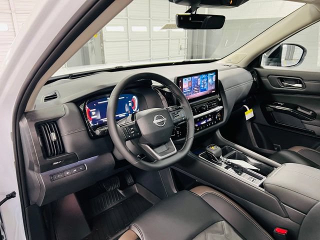 New 2026 Nissan Pathfinder Platinum FWD image 24