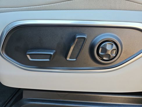 New 2025 Jeep Wagoneer 4WD image 21