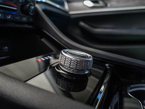 Used 2023 Jeep Grand Cherokee Limited w/ Black Appearance Package image 24