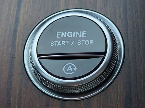 Used 2025 Mercedes-Benz C 300 Sedan image 27