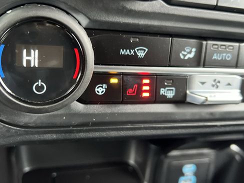 Used 2025 Ford Bronco Outer Banks image 32