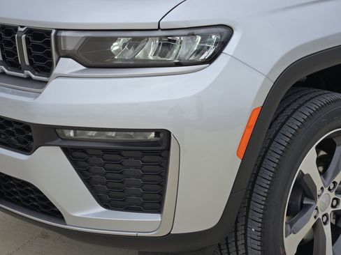 New 2026 Jeep Grand Cherokee L Limited AWD/4WD image 7