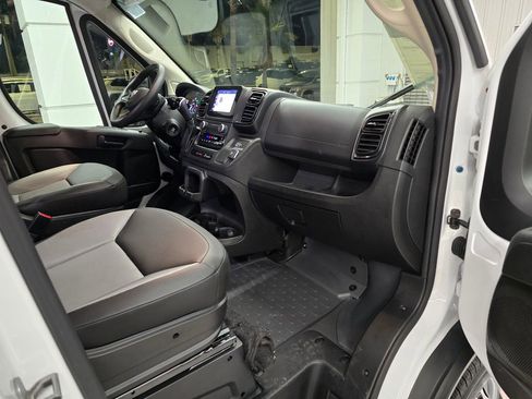 Used 2025 RAM ProMaster 2500 w/ Convenience Group image 26