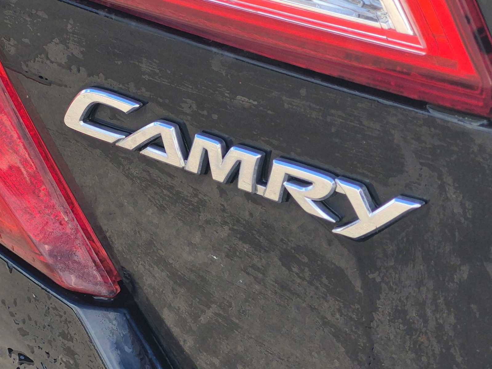 Used 2012 Toyota Camry SE FWD image 12