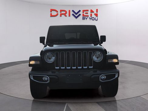 Used 2022 Jeep Gladiator Overland w/ Popular Equipment Package AWD/4WD image 8