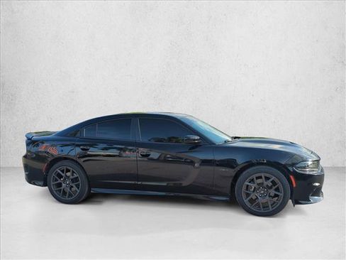 Used 2019 Dodge Charger R/T RWD image 4