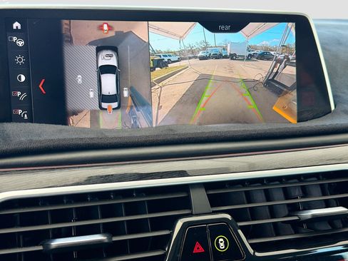 Used 2019 BMW 740i w/ Executive Package image 33