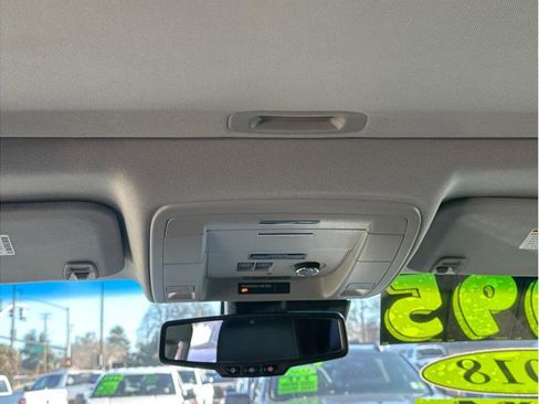 Used 2018 Chevrolet Suburban Premier image 18