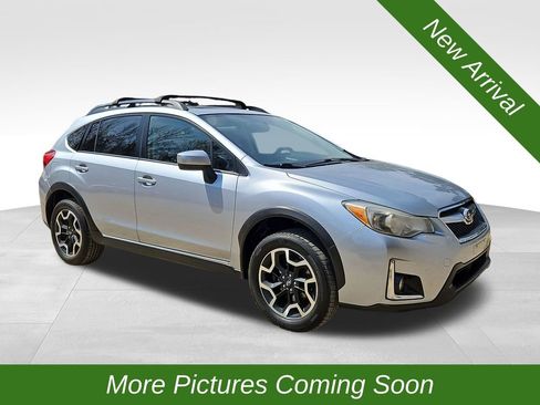 Used 2017 Subaru Crosstrek 2.0i Premium w/ Moonroof Package image 1
