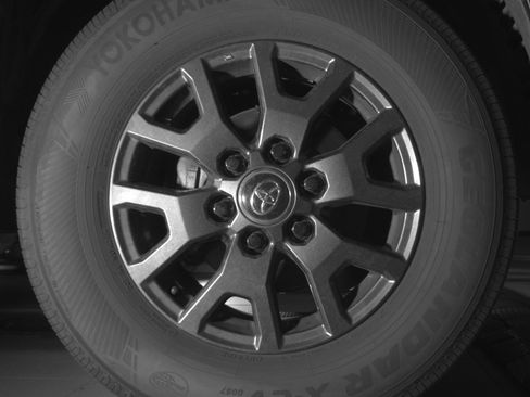 Used 2003 Toyota 4Runner SR5 AWD/4WD image 11