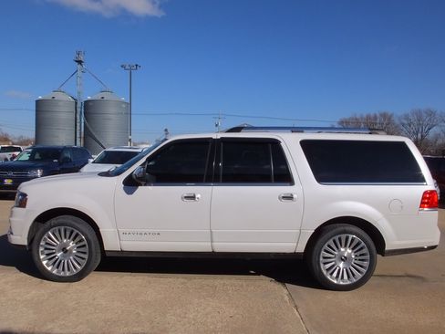 Used 2016 Lincoln Navigator L Reserve image 5