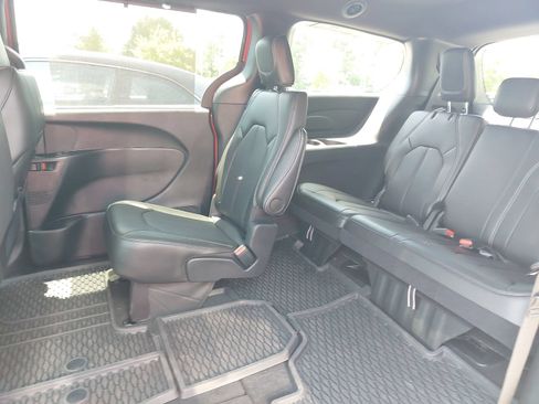 New 2026 Chrysler Pacifica Select FWD image 14
