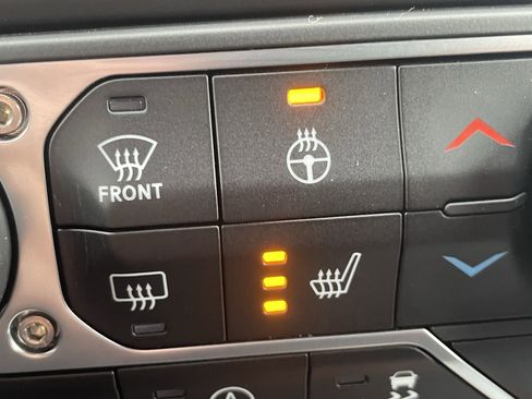 Used 2023 Jeep Wrangler Unlimited Sahara image 22