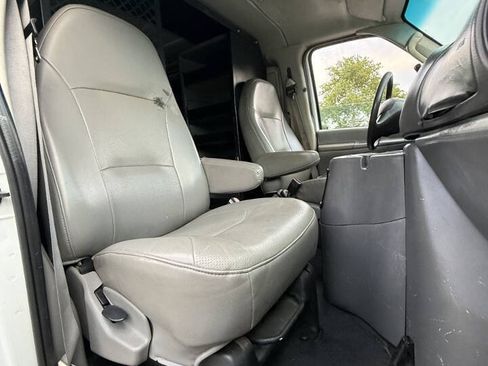 Used 2003 Ford E-350 and Econoline 350 Super Duty RWD image 15
